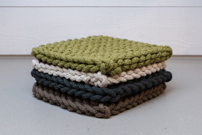 Crocheted cotton trivet