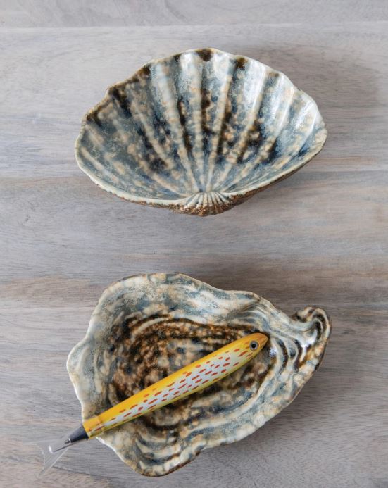 Stoneware oyster shell